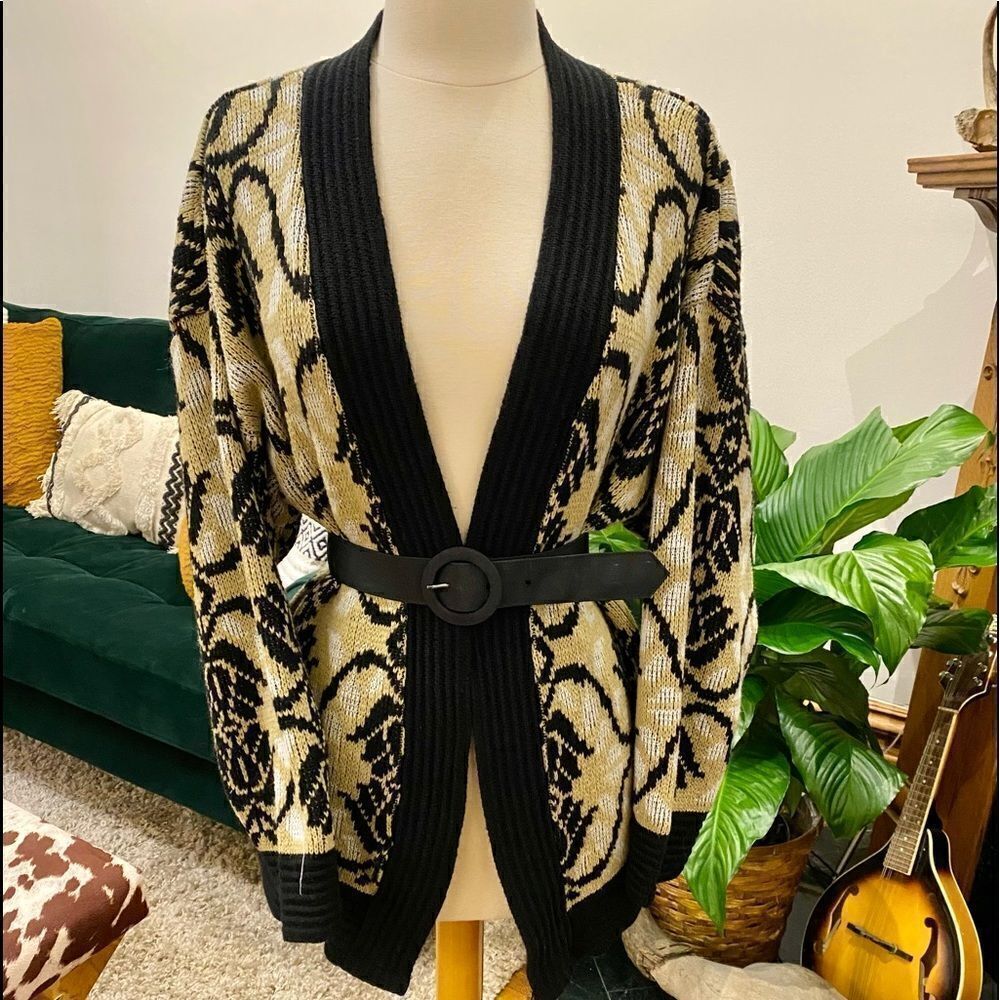 True Vintage 1980’s Oversized Open Front Drapey Gold Black Damask Knit Cardigan - Picture 10 of 11
